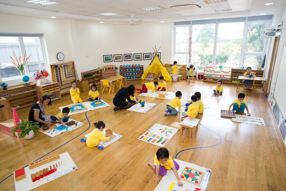 A day in a montessori classroom